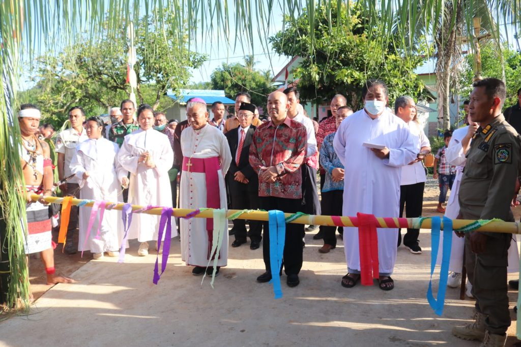 Gedung Gereja Katolik Santo Yosef Stasi Oto Ledang Paroki Telah ...