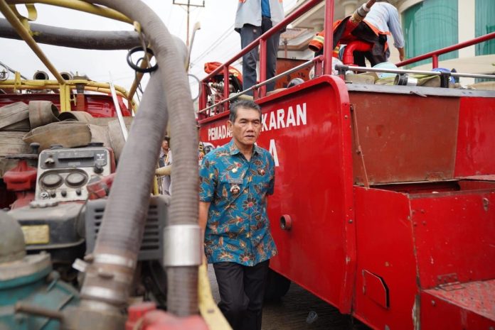 Pj Wako Responsif Beri Bantuan Korban Kebakaran di Gang Meranti-pemkot-pontianak-0