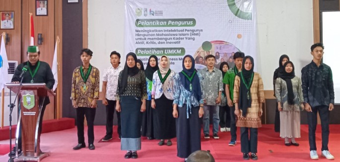 Hadiri-Pelantikan-Pengurus-HMI-Komisariat-Sanggau-Ini-Pesan-Staf-Ahli